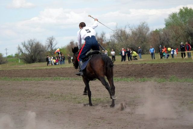 Максим Ряснов на финишной прямой.