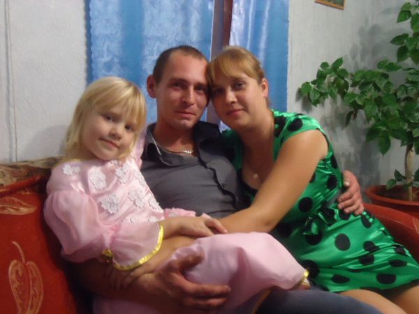 Александр и Елена Алимовы. 28 и 30 лет.