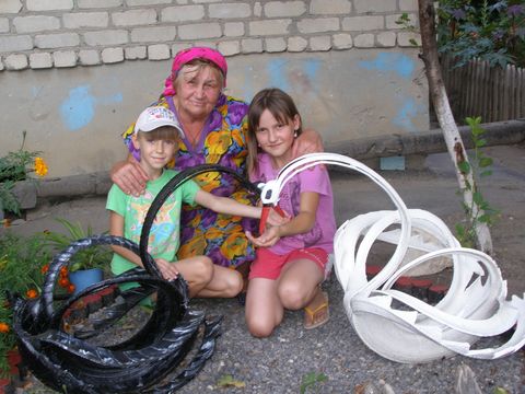 Лебеди во дворе