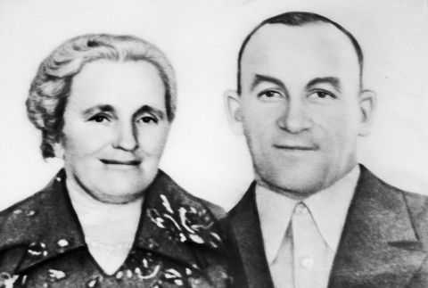 На снимке: Анна Демьяновна и Алексей Николаевич Хлынины